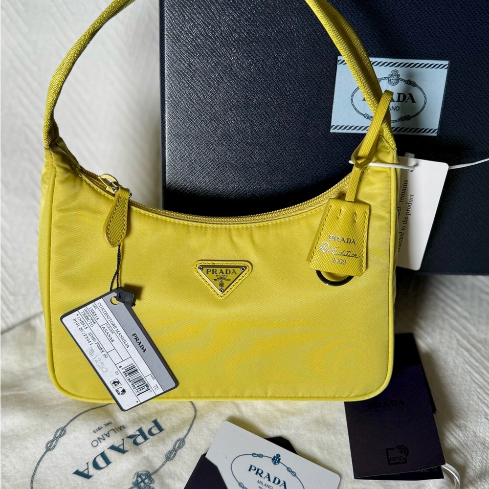 Prada re-edition 2000 re-nylon pineapple yellow Shoulder - Picture 2 of 5